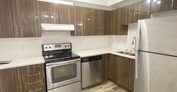 402-7070 Cote Saint Luc Road, Montréal, QC, H4V 1J4 - 2