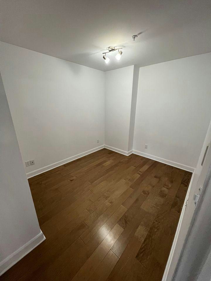 7070 Cote Saint Luc Road, Montréal, QC, H4V 1J4 - 4