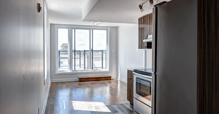7070 Cote Saint Luc Road, Montréal, QC, H4V 1J4 - 3