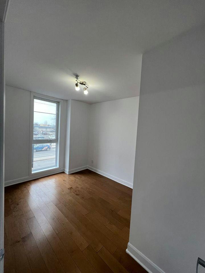 7070 Cote Saint Luc Road, Montréal, QC, H4V 1J4 - 8