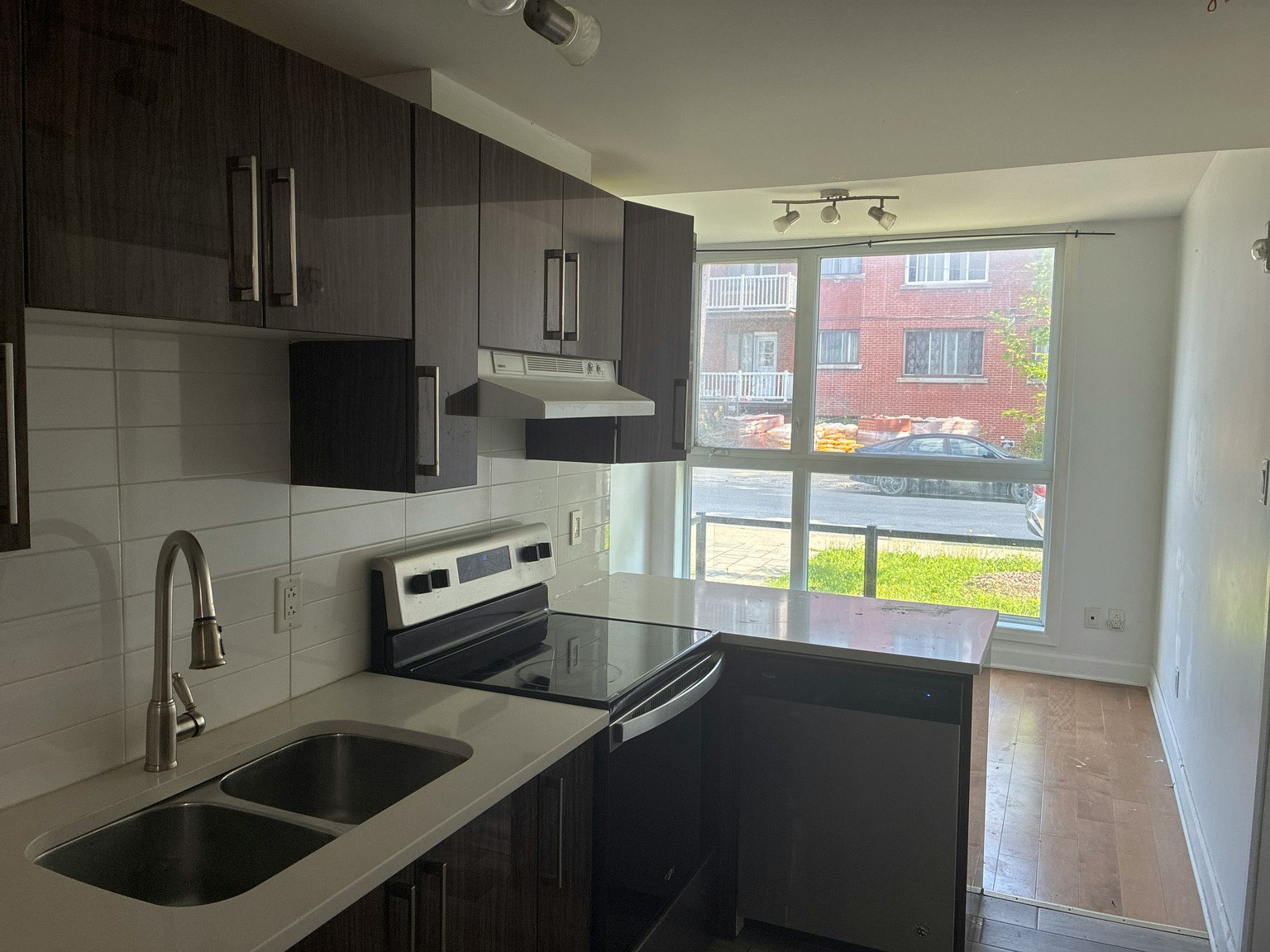 105-7070 Cote Saint Luc Road, Montréal, QC, H4V 1J4