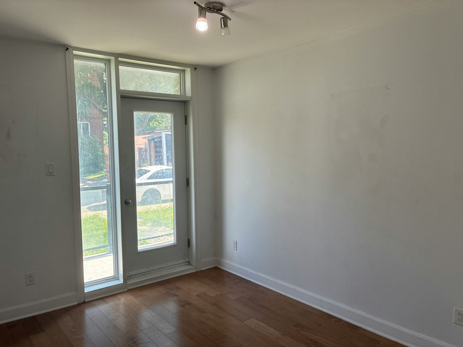 105-7070 Cote Saint Luc Road, Montréal, QC, H4V 1J4 - 6