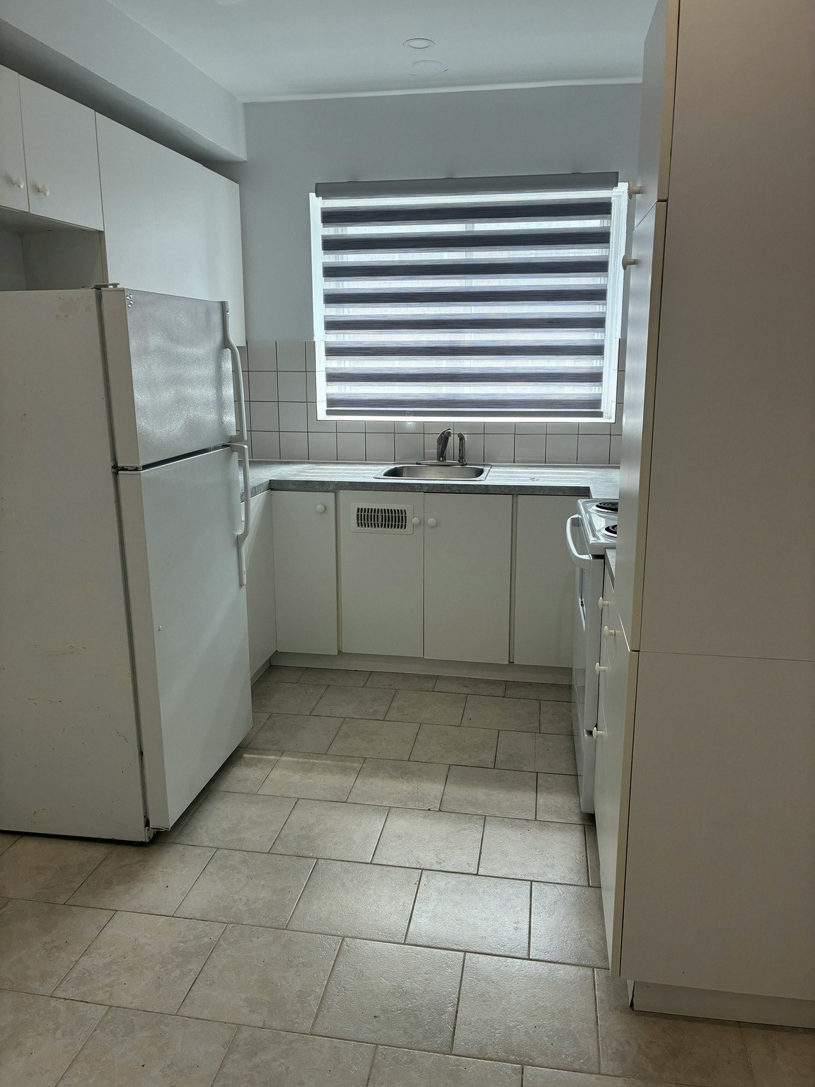 208-5475 Westminster, Côte-Saint-Luc, QC, H4X 2A4