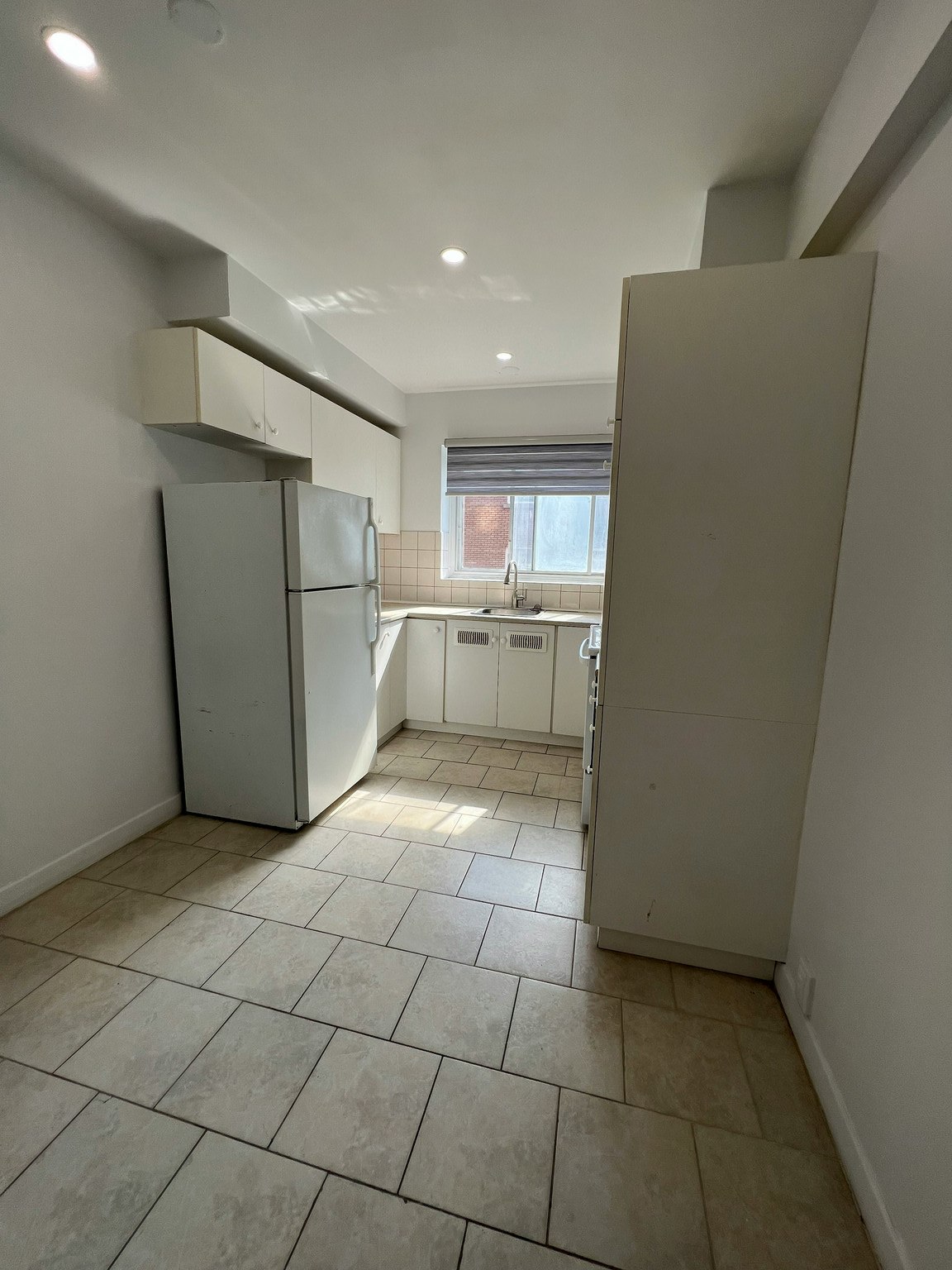 5475 Westminster, Côte-Saint-Luc, QC, H4X 2A4 - 5