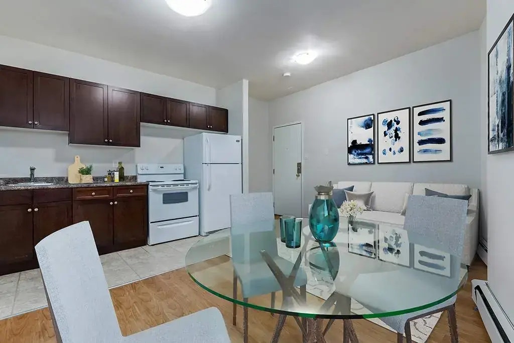 02-1601 Broad Street, Regina, SK, S4P 1X3 - 2