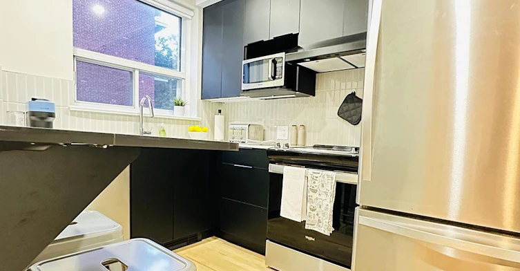 1375 Croissant Sherwood, Mont-Royal, QC, H3R 3C8