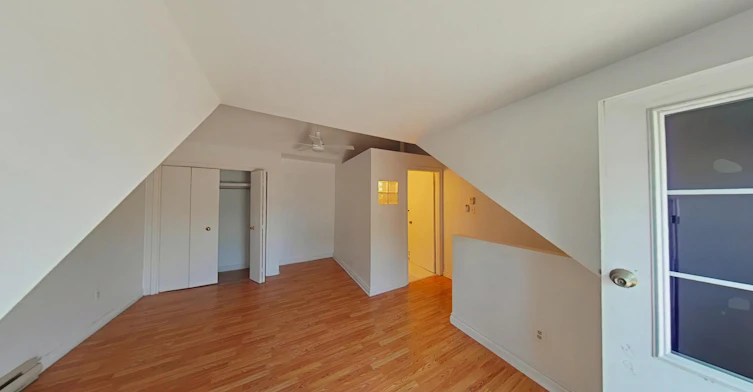 4-998 Queen Street East, Toronto, ON, M4M 1K1 - 12