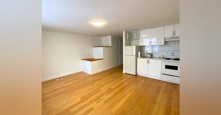 4-998 Queen Street East, Toronto, ON, M4M 1K1 - 6