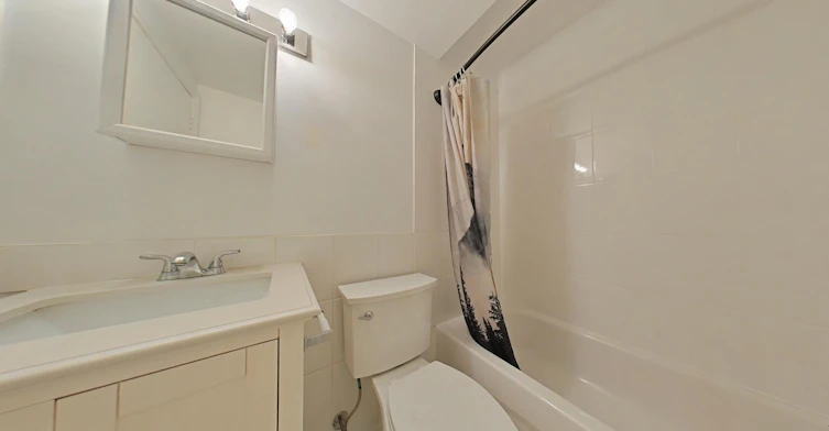 4-998 Queen Street East, Toronto, ON, M4M 1K1 - 5