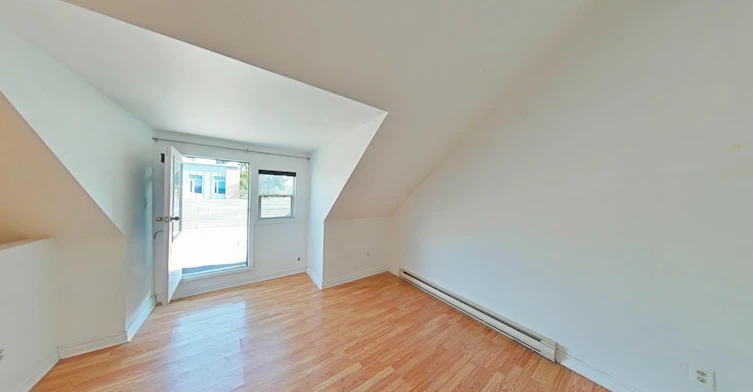 4-998 Queen Street East, Toronto, ON, M4M 1K1 - 11