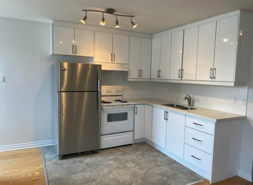 2-998 Queen Street East, Toronto, ON, M4M 1K1