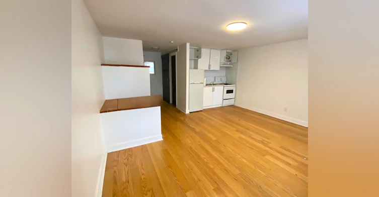 5-998 Queen Street East, Toronto, ON, M4M 1K1 - 7