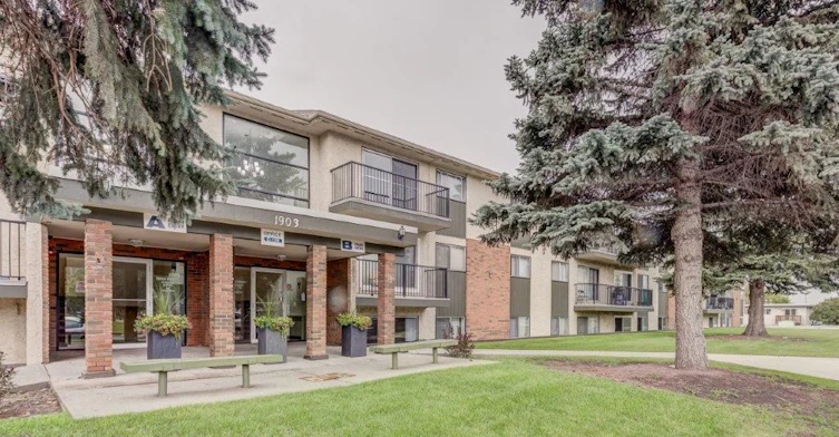 C123-1903 8th Avenue NE, Calgary, AB, T2E 0T3 - 2