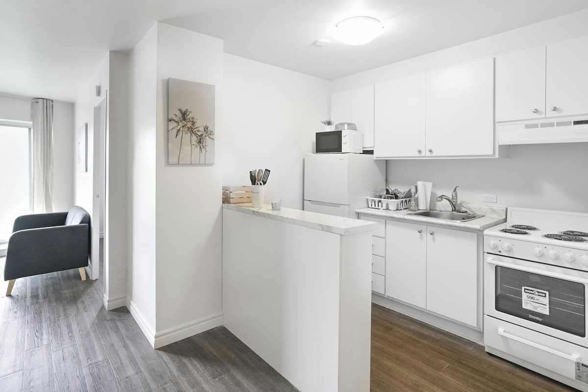 135 Sherbrooke Street East, Montréal, QC, H2X 1C6 - 8