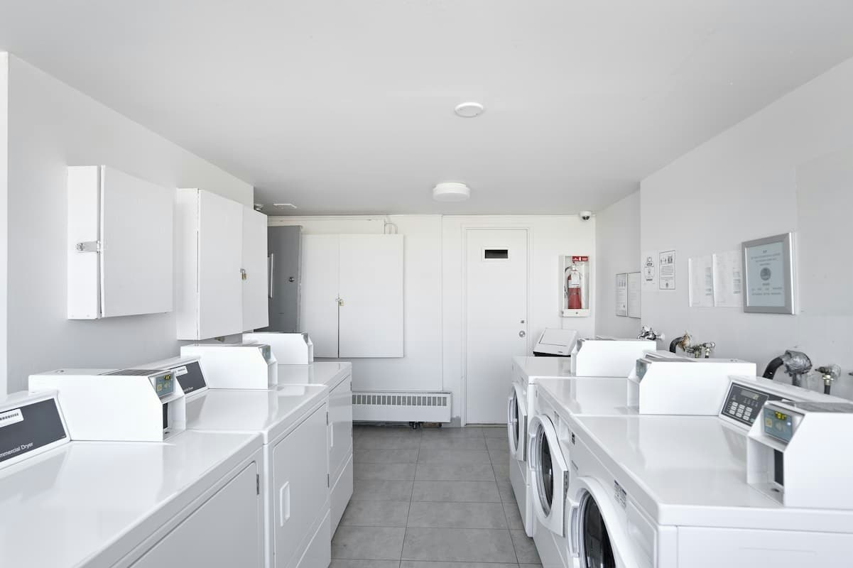 10250 Bois De Boulogne Du Avenue, Montréal, QC, H4N 1K9 - 9