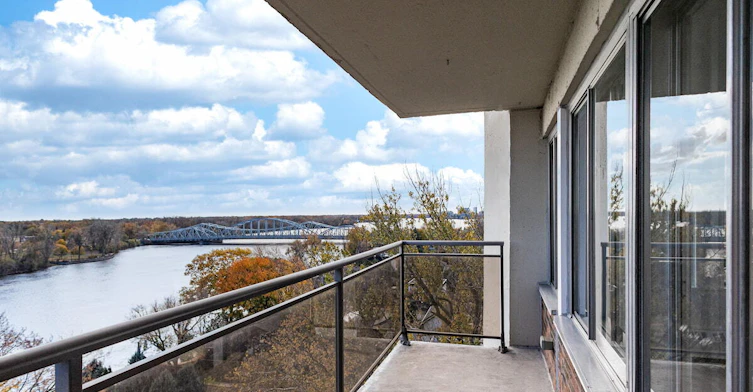 1 De La Belle Rive Place, Laval, QC, H7V 1B1 - 12