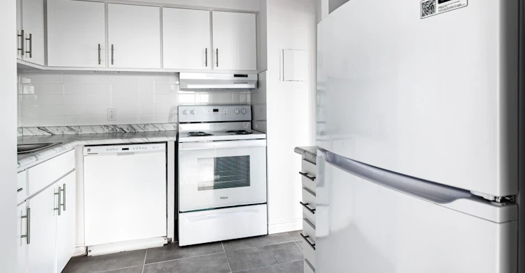 1 De La Belle Rive Place, Laval, QC, H7V 1B1 - 6