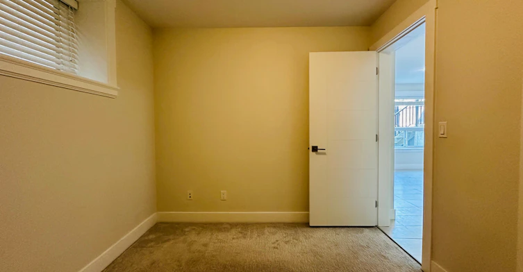 BASEMENT-4473 Oxford Street, Burnaby, BC, V5C 1E3 - 9