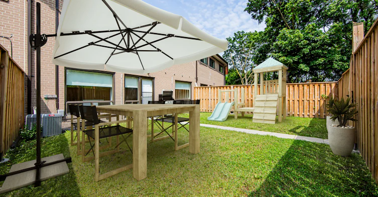 12 Auburndale Court, Toronto, ON, M9W 3T9 - 12