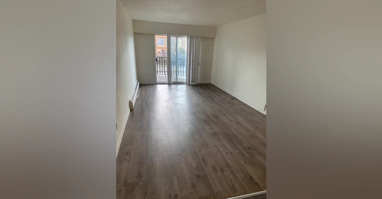 209-1333 East Broadway, Vancouver, BC, V5N 1V7
