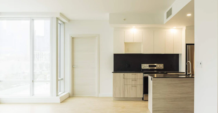 407-790 William Rue, Montréal, QC, H3C 0Y4