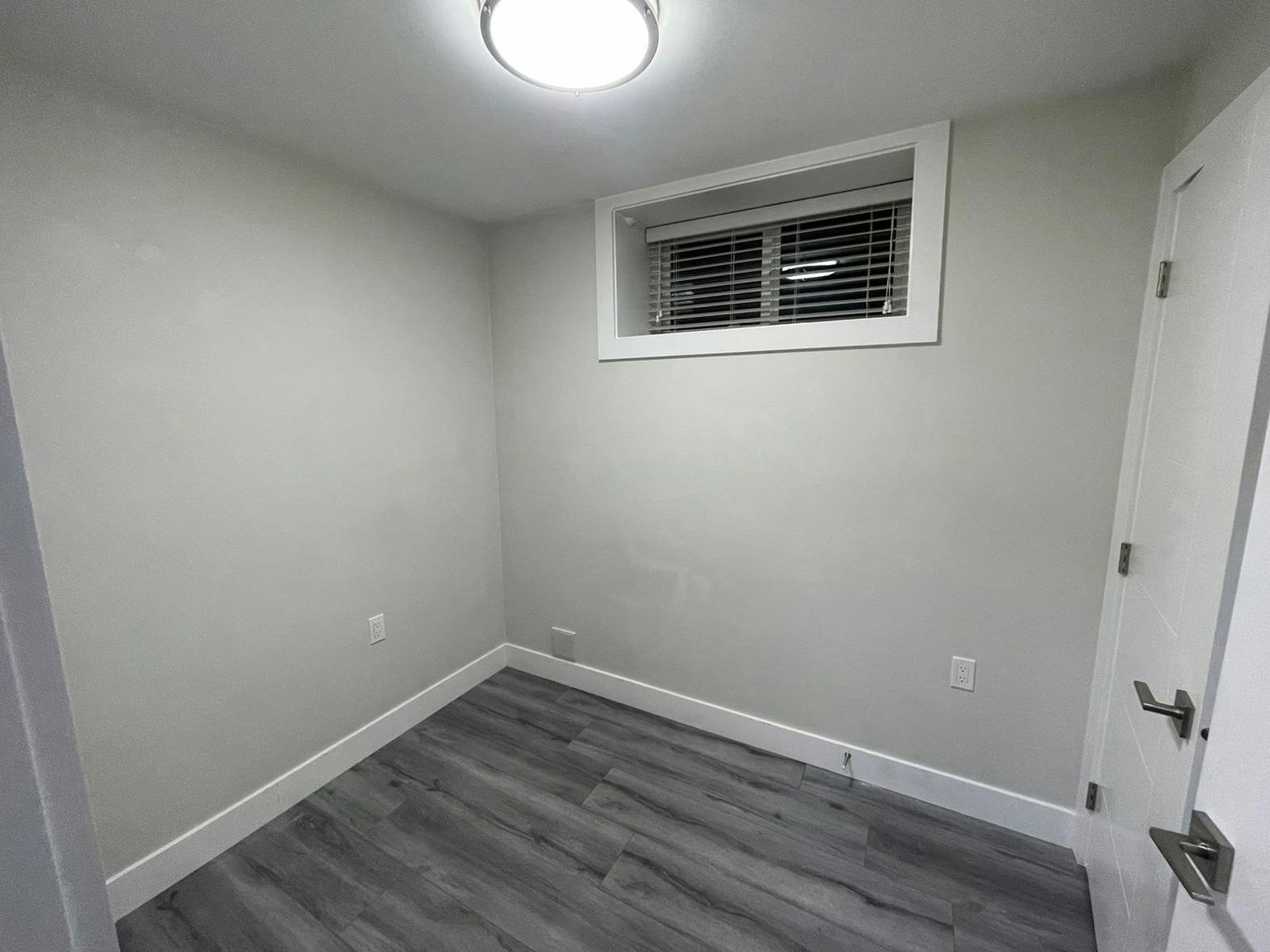 3065 E 8th Avenue, Vancouver, BC, V5M 1X4 - 4