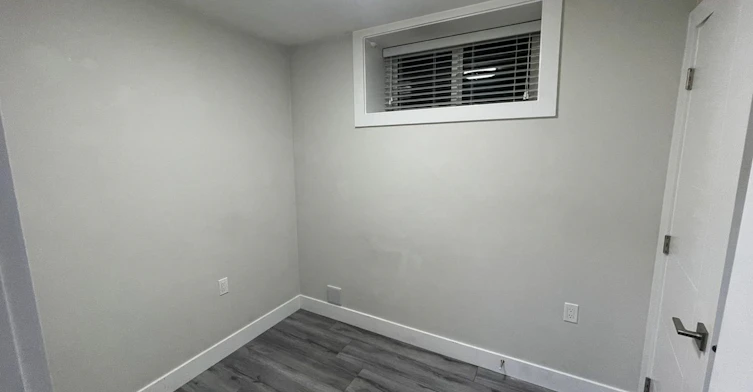 3065 E 8th Avenue, Vancouver, BC, V5M 1X4 - 4