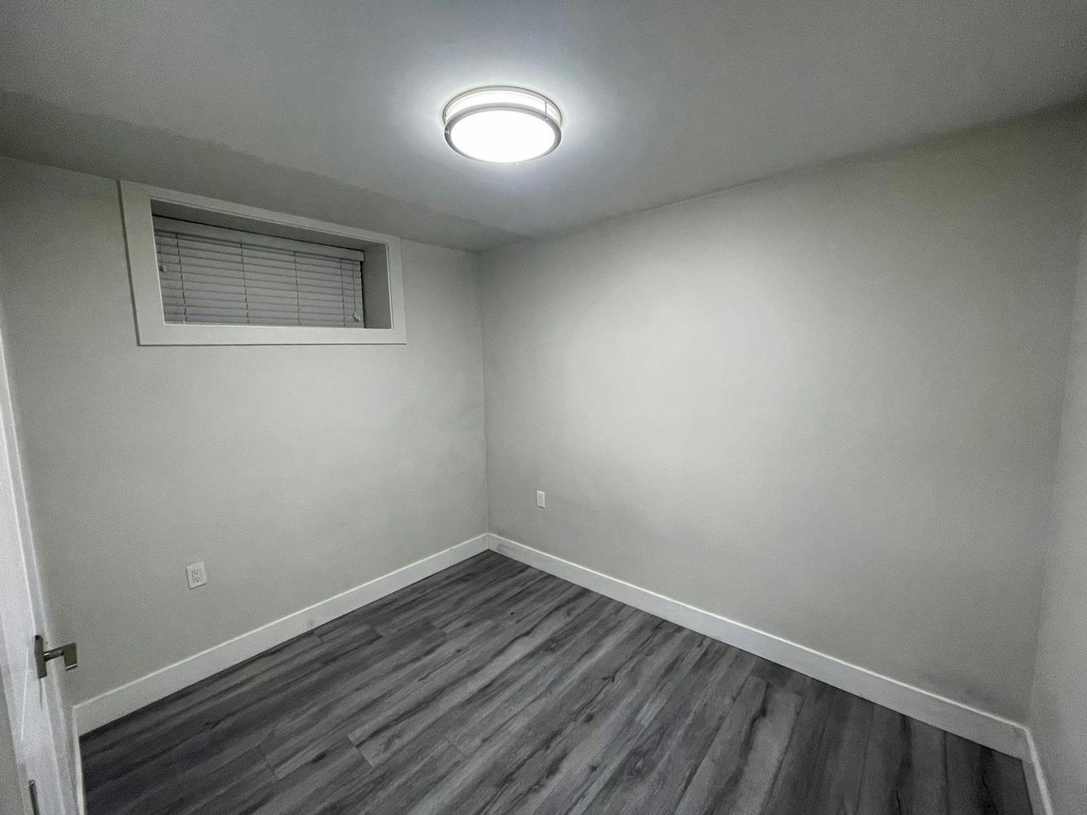 3065 E 8th Avenue, Vancouver, BC, V5M 1X4 - 3