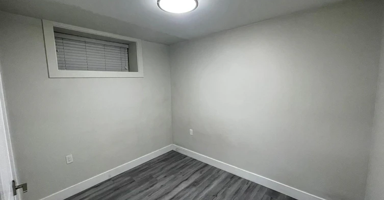 3065 E 8th Avenue, Vancouver, BC, V5M 1X4 - 3
