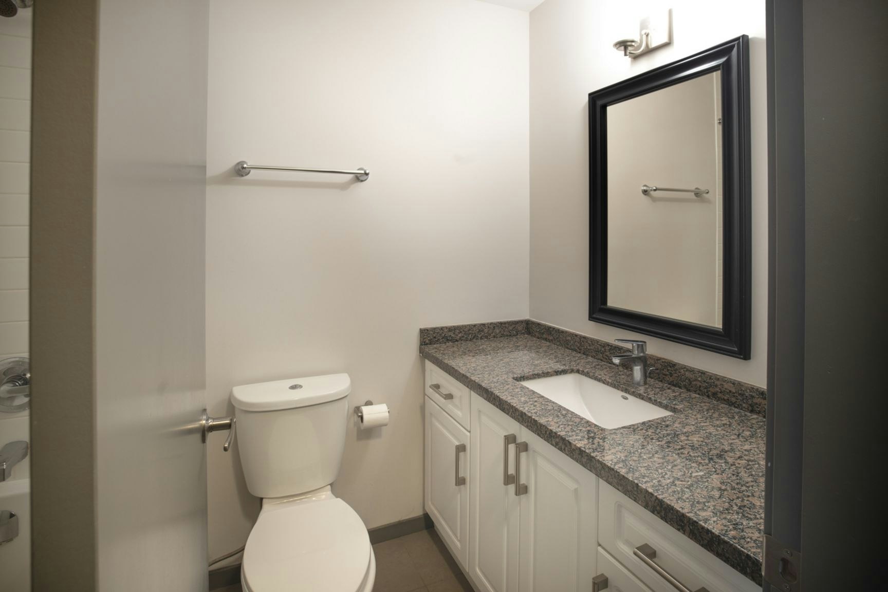 105-1925 Woodland Drive, Vancouver, BC, V5N 5N9 - 4