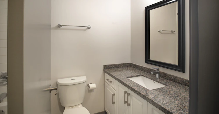105-1925 Woodland Drive, Vancouver, BC, V5N 5N9 - 4