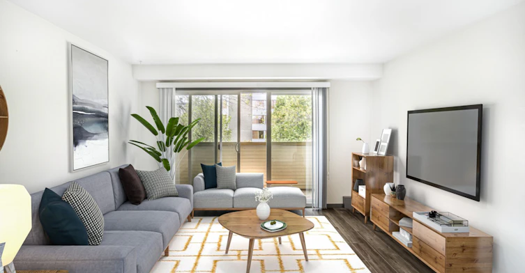 105-1925 Woodland Drive, Vancouver, BC, V5N 5N9 - 3