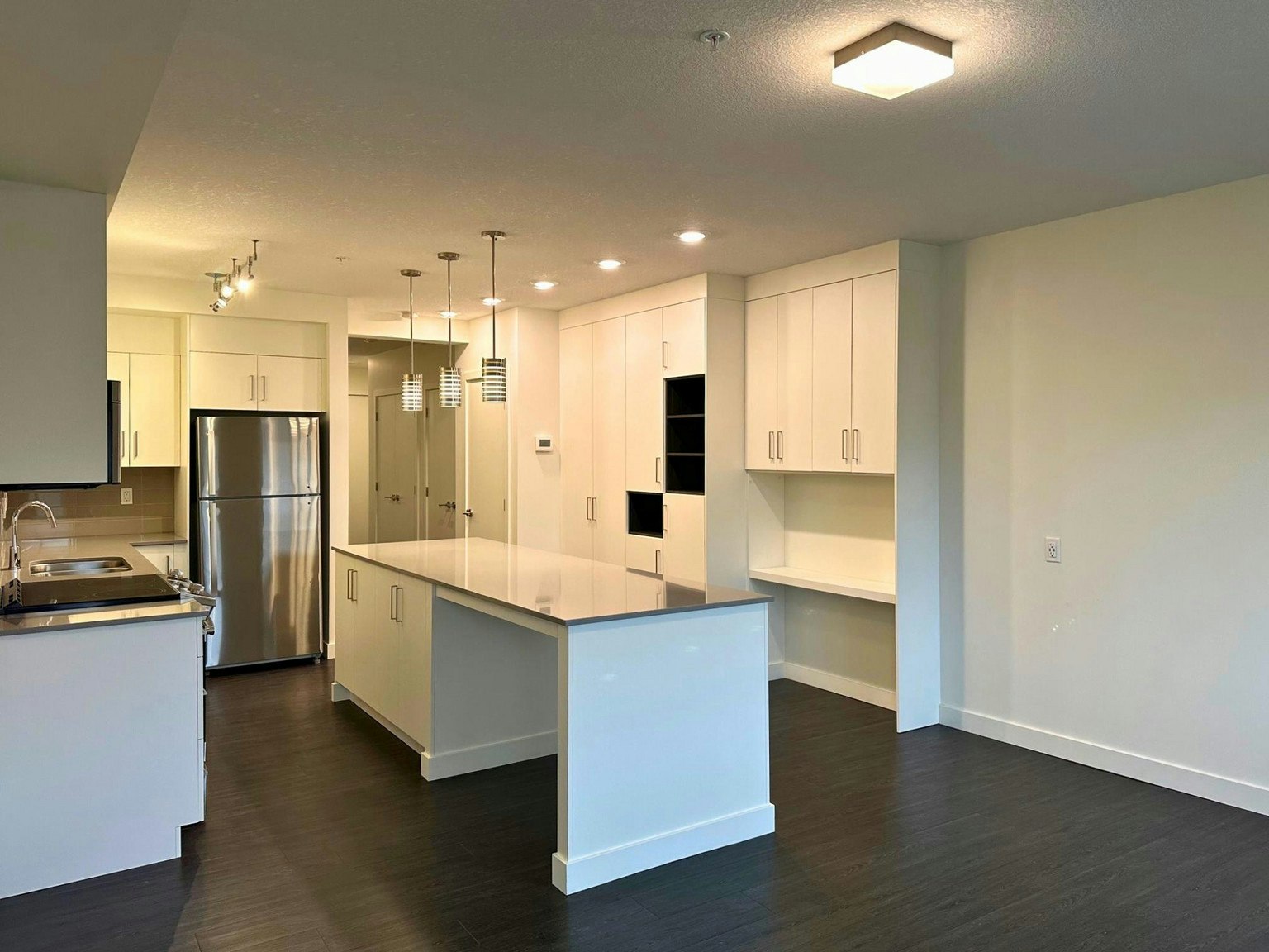 X07-10045 111 Street NW, Edmonton, AB, T5K 2M5
