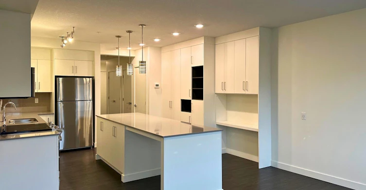 X07-10045 111 Street NW, Edmonton, AB, T5K 2M5