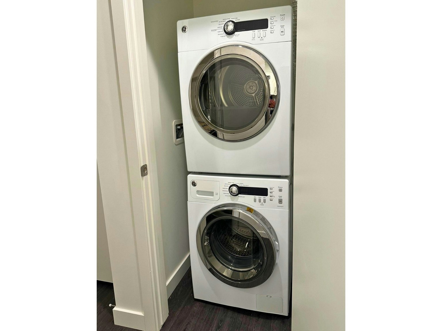 X07-10045 111 Street NW, Edmonton, AB, T5K 2M5 - 2