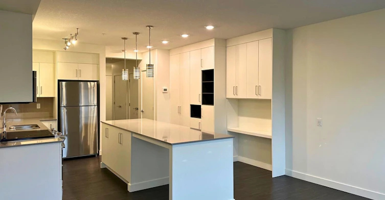 X08-10045 111 Street NW, Edmonton, AB, T5K 2M5