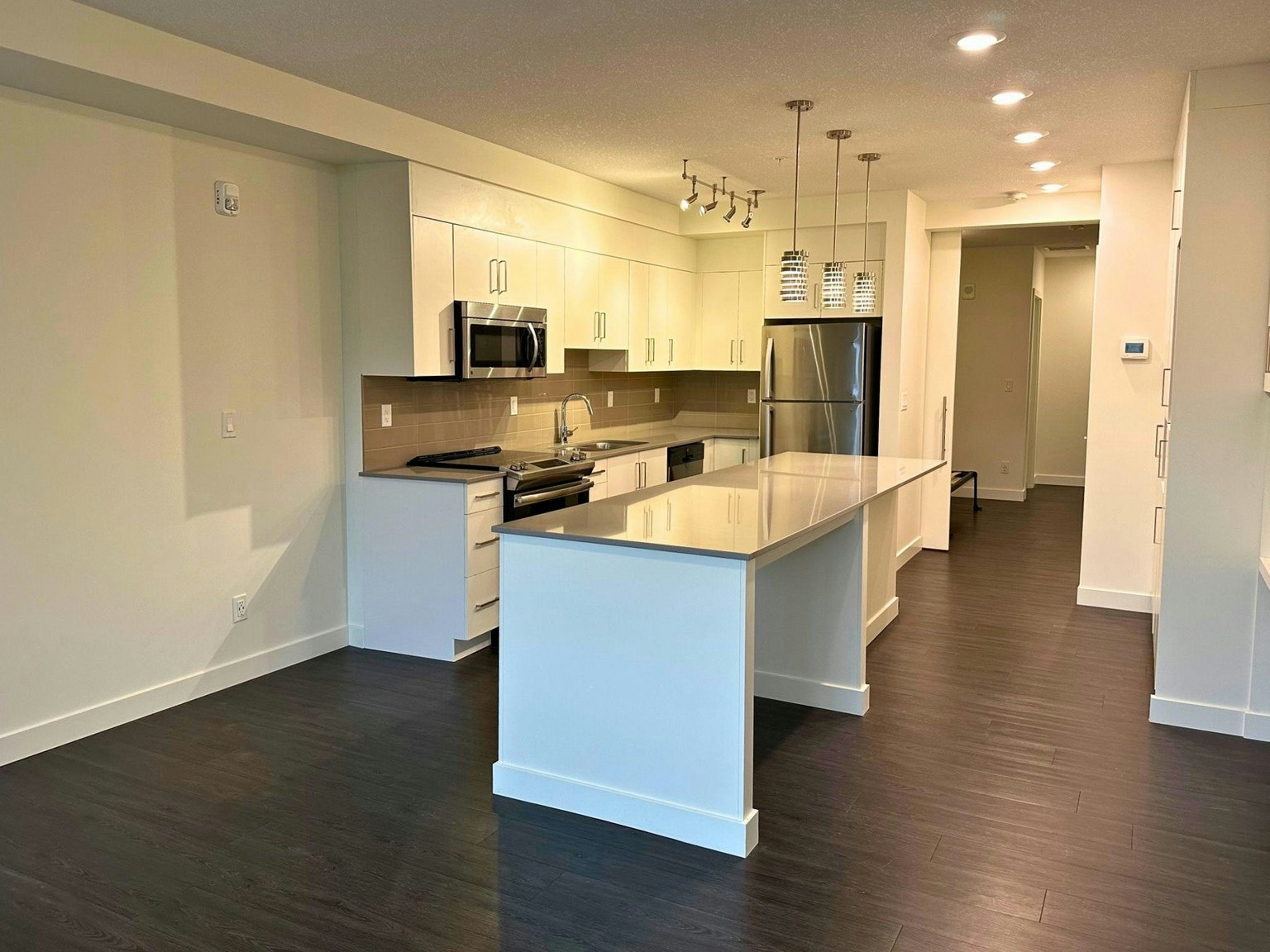 X07-10045 111 Street NW, Edmonton, AB, T5K 2M5 - 9