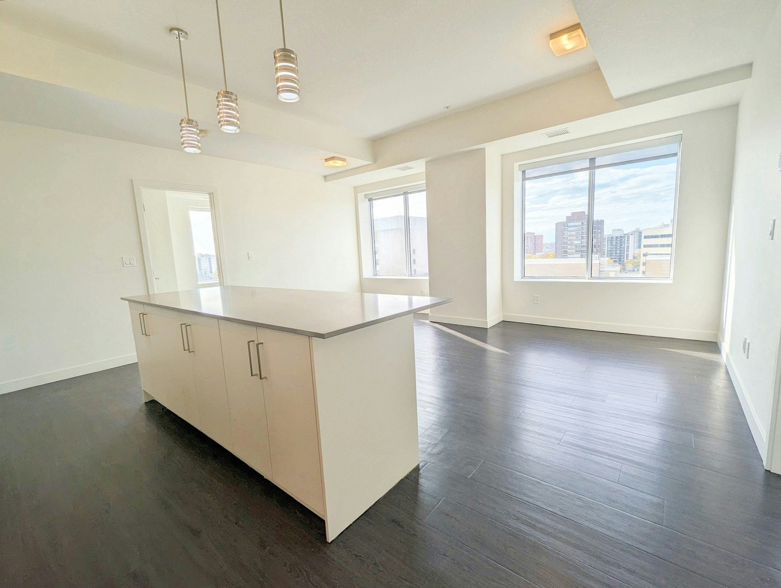X04-10045 111 Street NW, Edmonton, AB, T5K 2M5 - 10