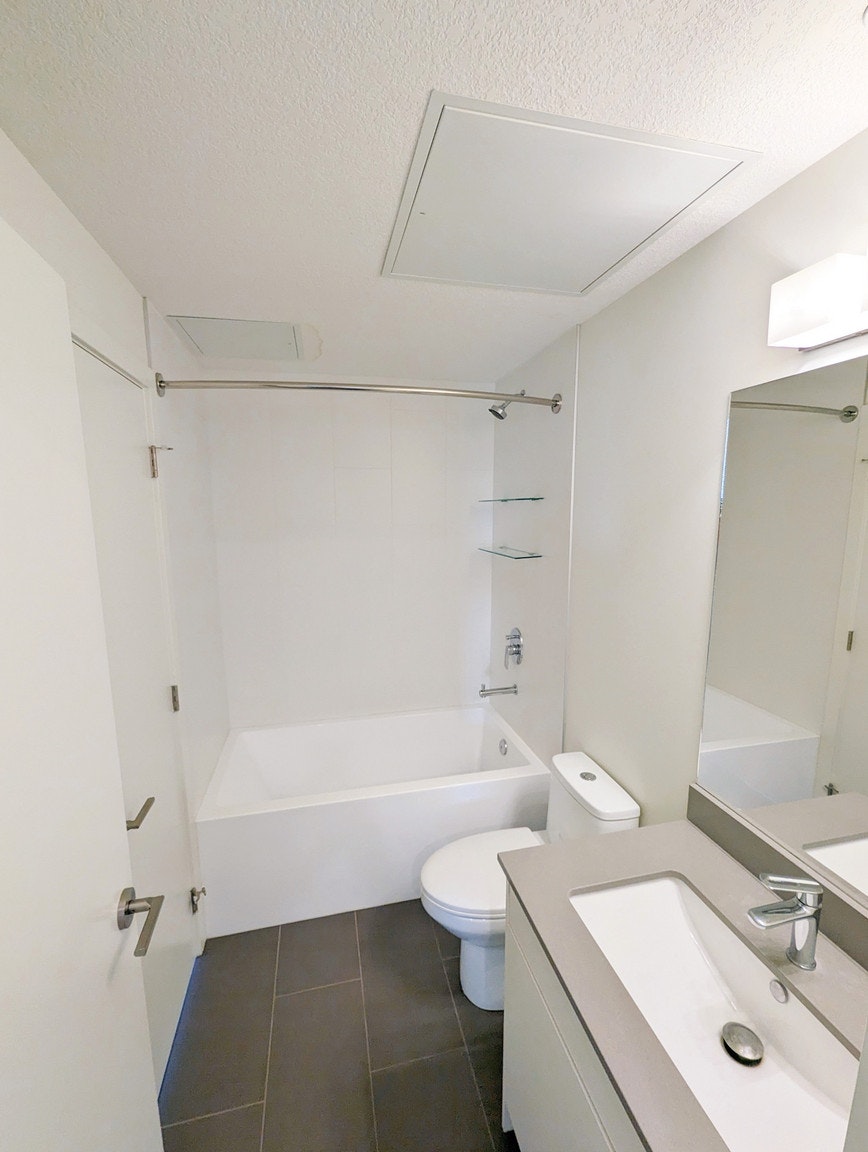 X04-10045 111 Street NW, Edmonton, AB, T5K 2M5 - 11