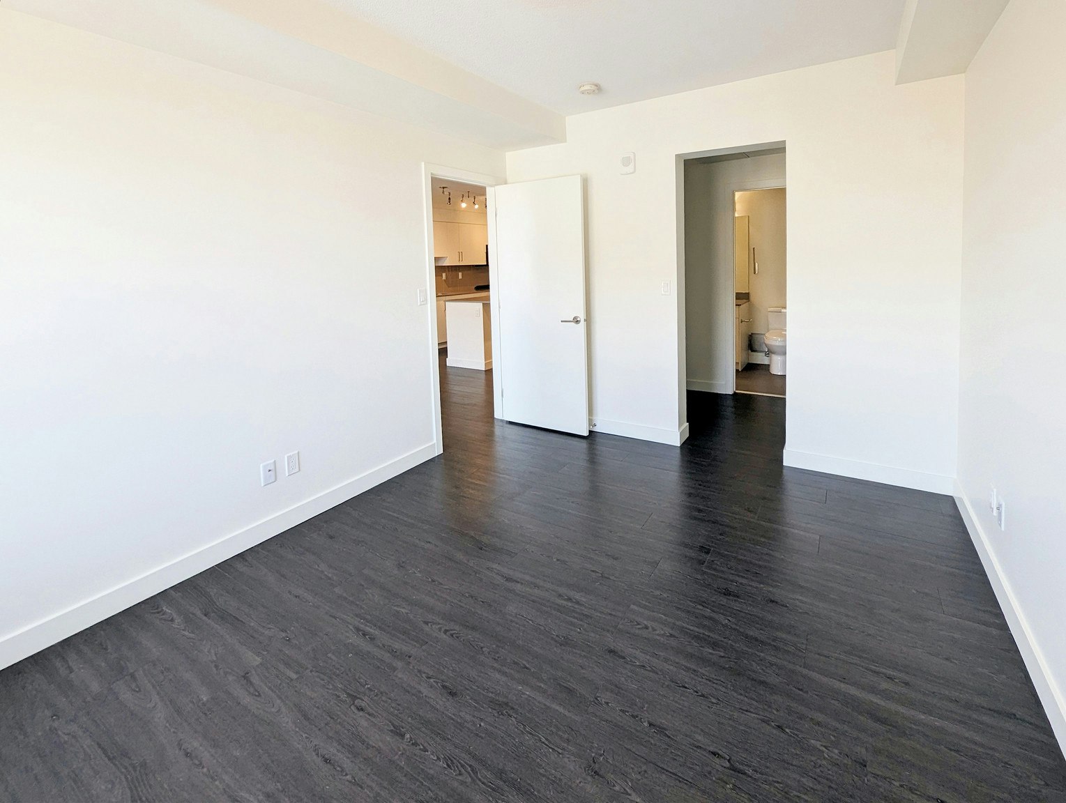 X04-10045 111 Street NW, Edmonton, AB, T5K 2M5 - 7