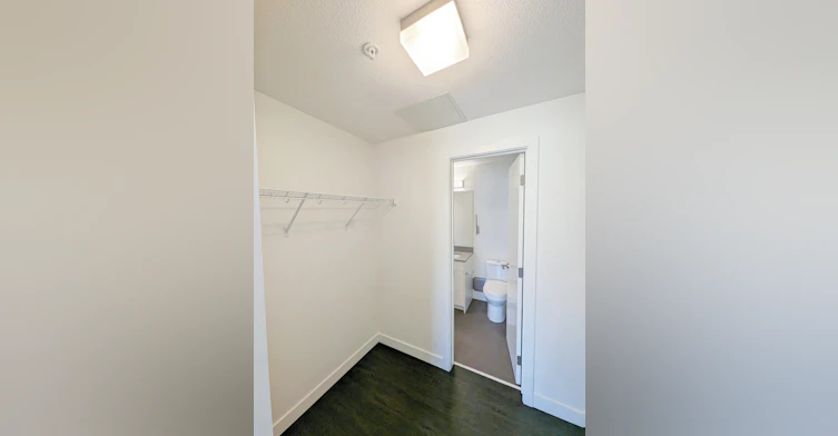X04-10045 111 Street NW, Edmonton, AB, T5K 2M5 - 5