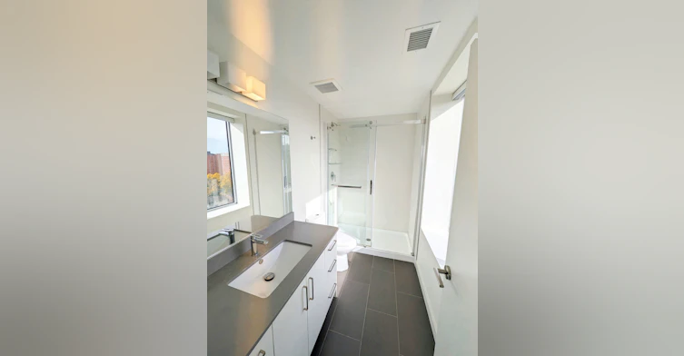 X13-10045 111 Street NW, Edmonton, AB, T5K 2M5 - 4