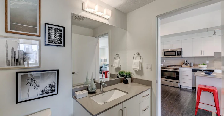 505-10045 111 Street NW, Edmonton, AB, T5K 2M5 - 12