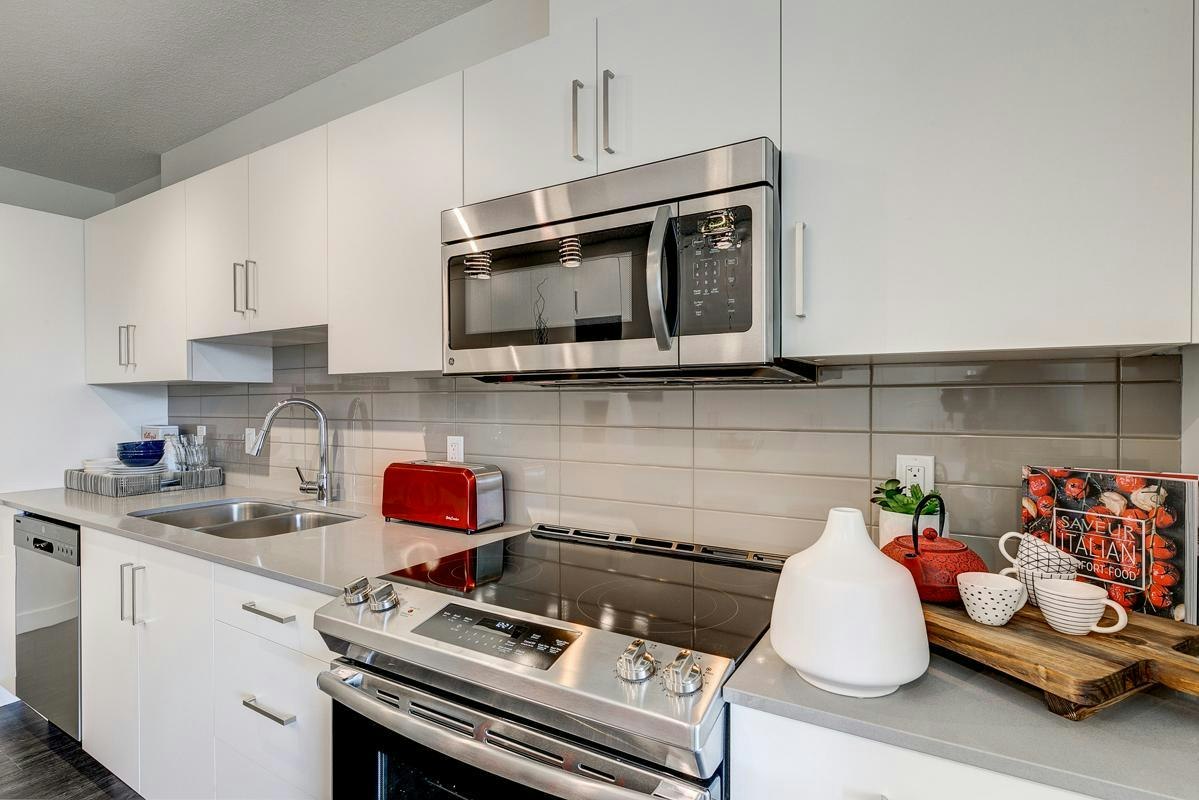 505-10045 111 Street NW, Edmonton, AB, T5K 2M5 - 10