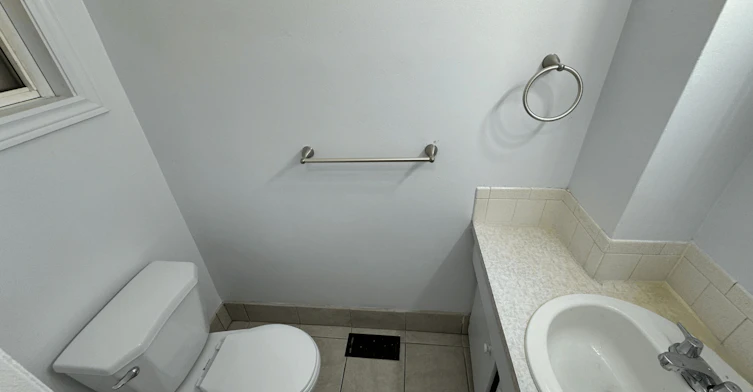 747 Indian Road N, Sarnia, ON, N7T 7G9 - 5