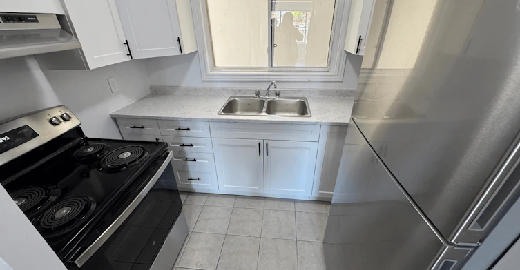 747 Indian Road N, Sarnia, ON, N7T 7G9 - 4