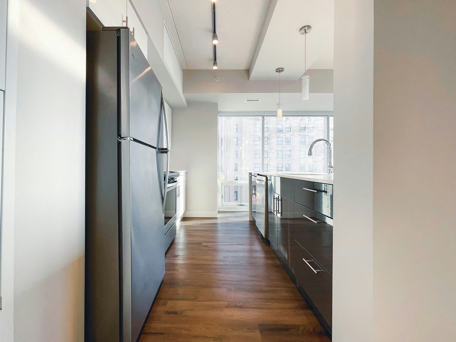 1010-300 Main Street, Winnipeg, MB, R3C 1E1 - 3