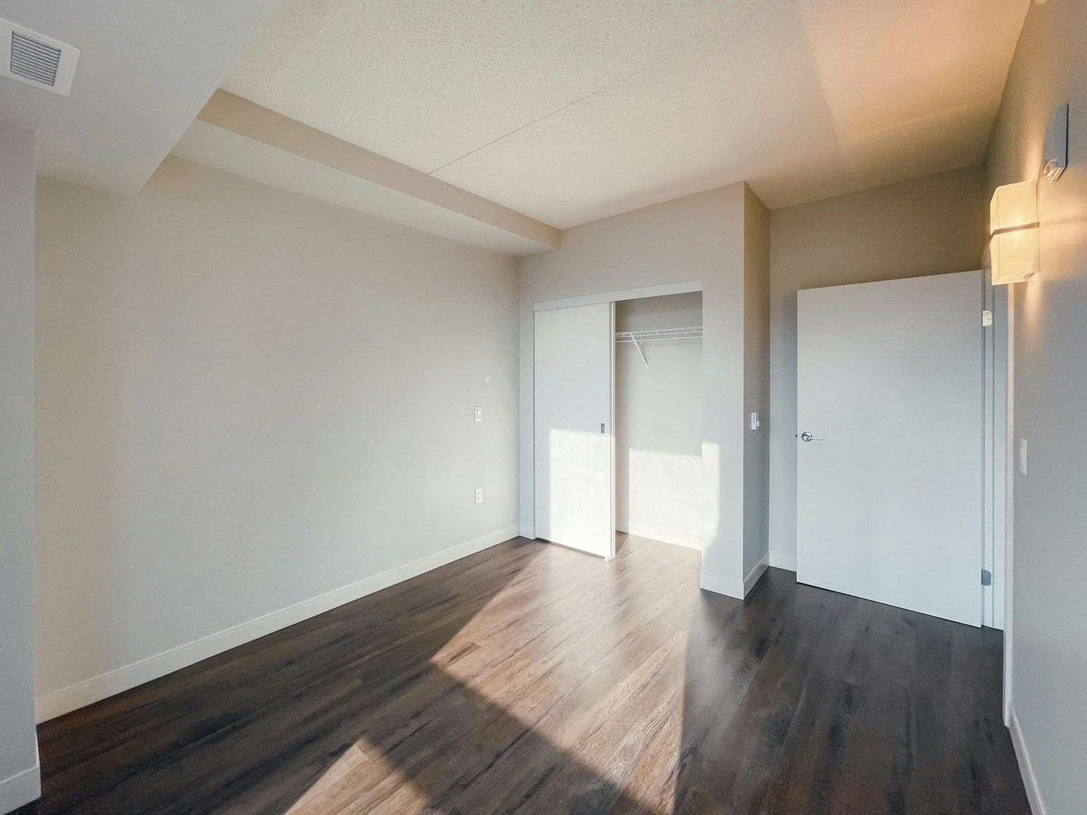 1010-300 Main Street, Winnipeg, MB, R3C 1E1 - 6