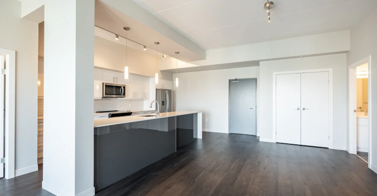 3704-300 Main Street, Winnipeg, MB, R3C 1E1 - 2