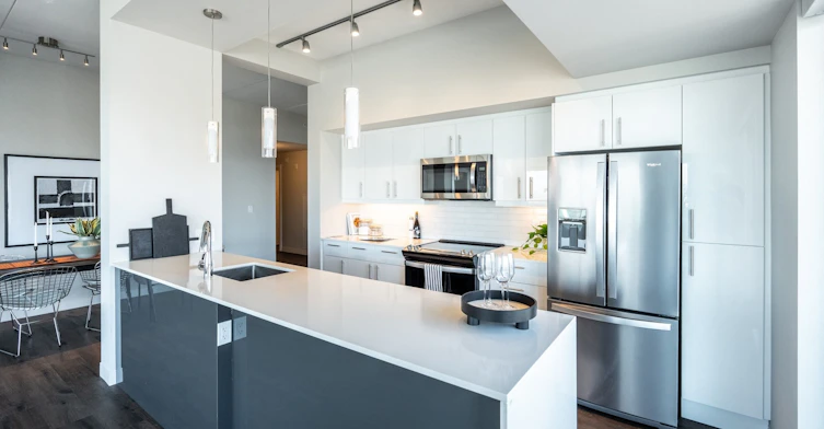3703-300 Main Street, Winnipeg, MB, R3C 1E1 - 2